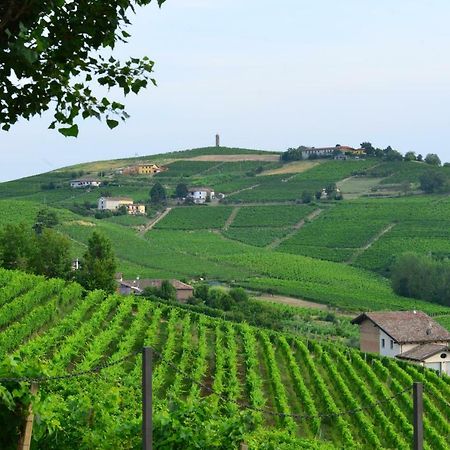 I Grappoli Villa Canelli Exteriör bild