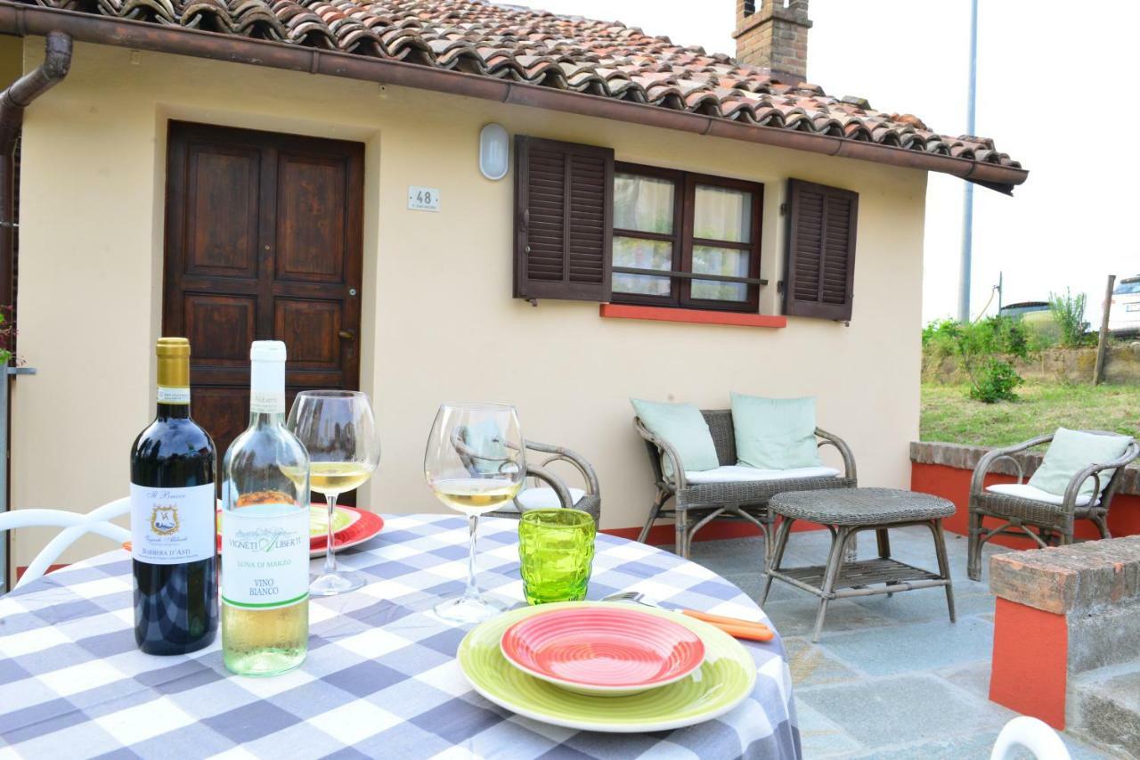 I Grappoli Villa Canelli Exteriör bild