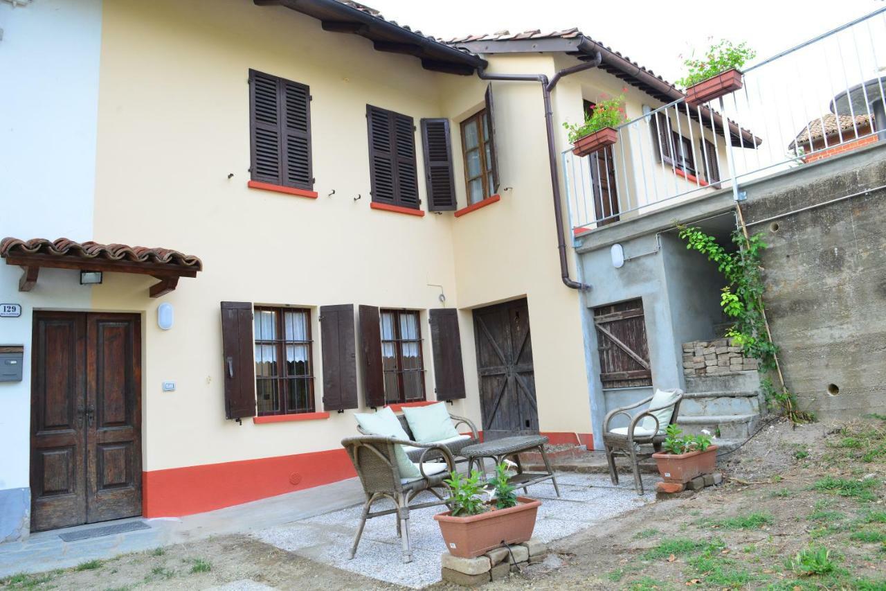 I Grappoli Villa Canelli Exteriör bild
