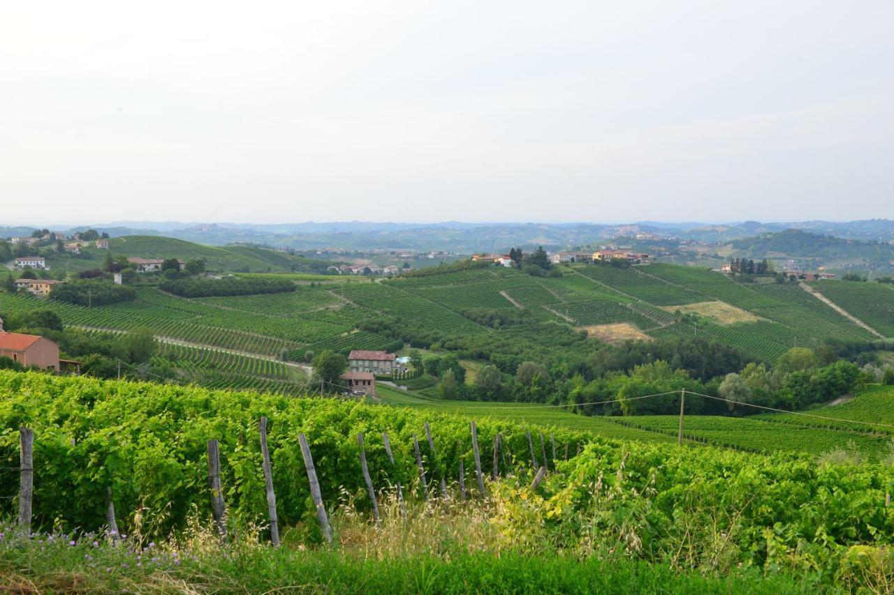 I Grappoli Villa Canelli Exteriör bild