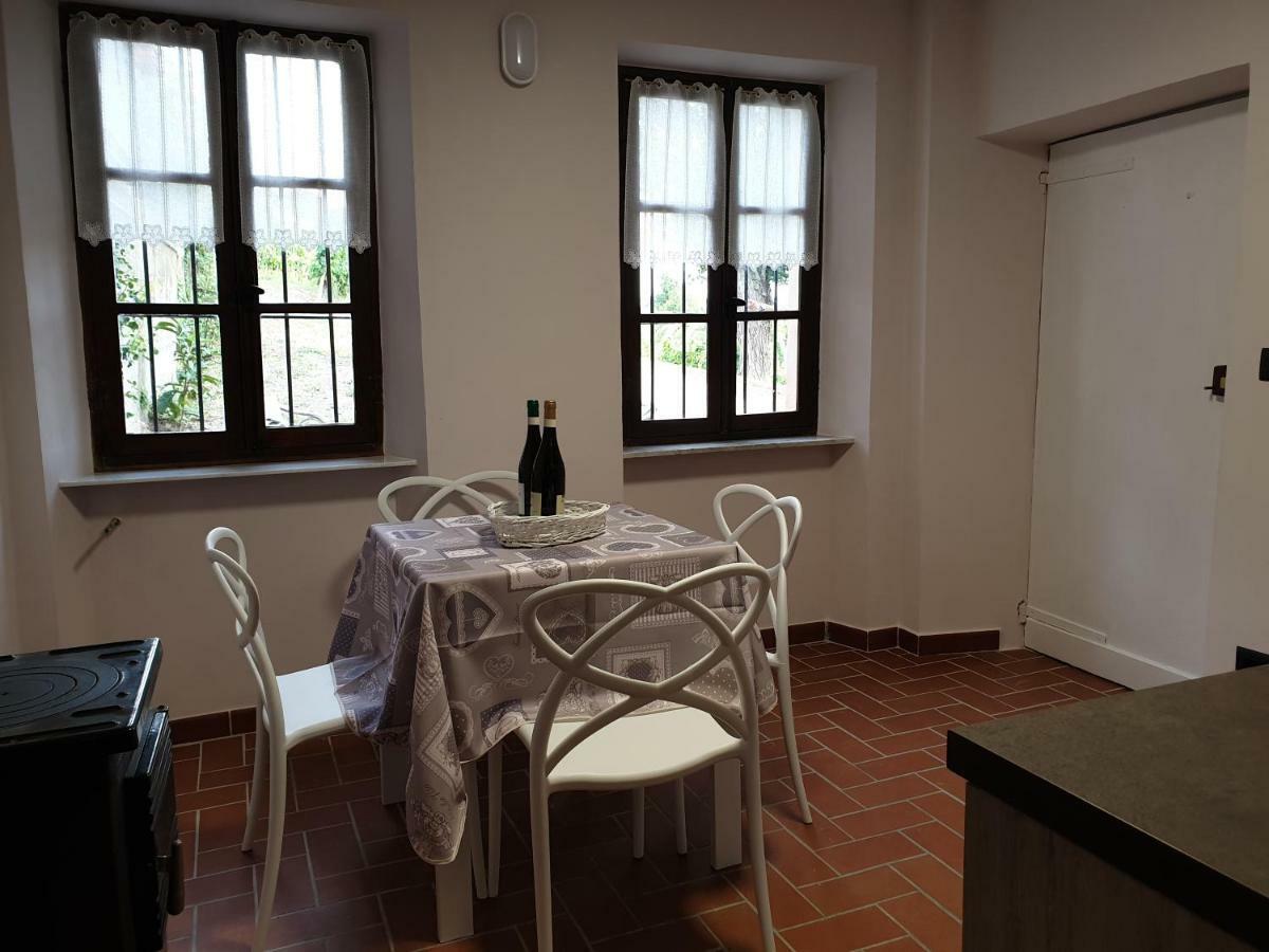 I Grappoli Villa Canelli Exteriör bild