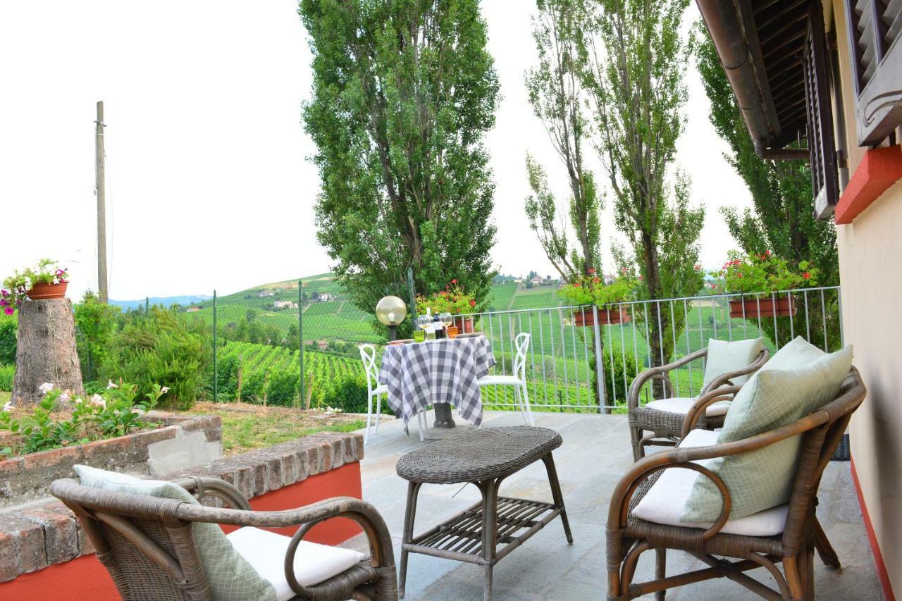 I Grappoli Villa Canelli Exteriör bild