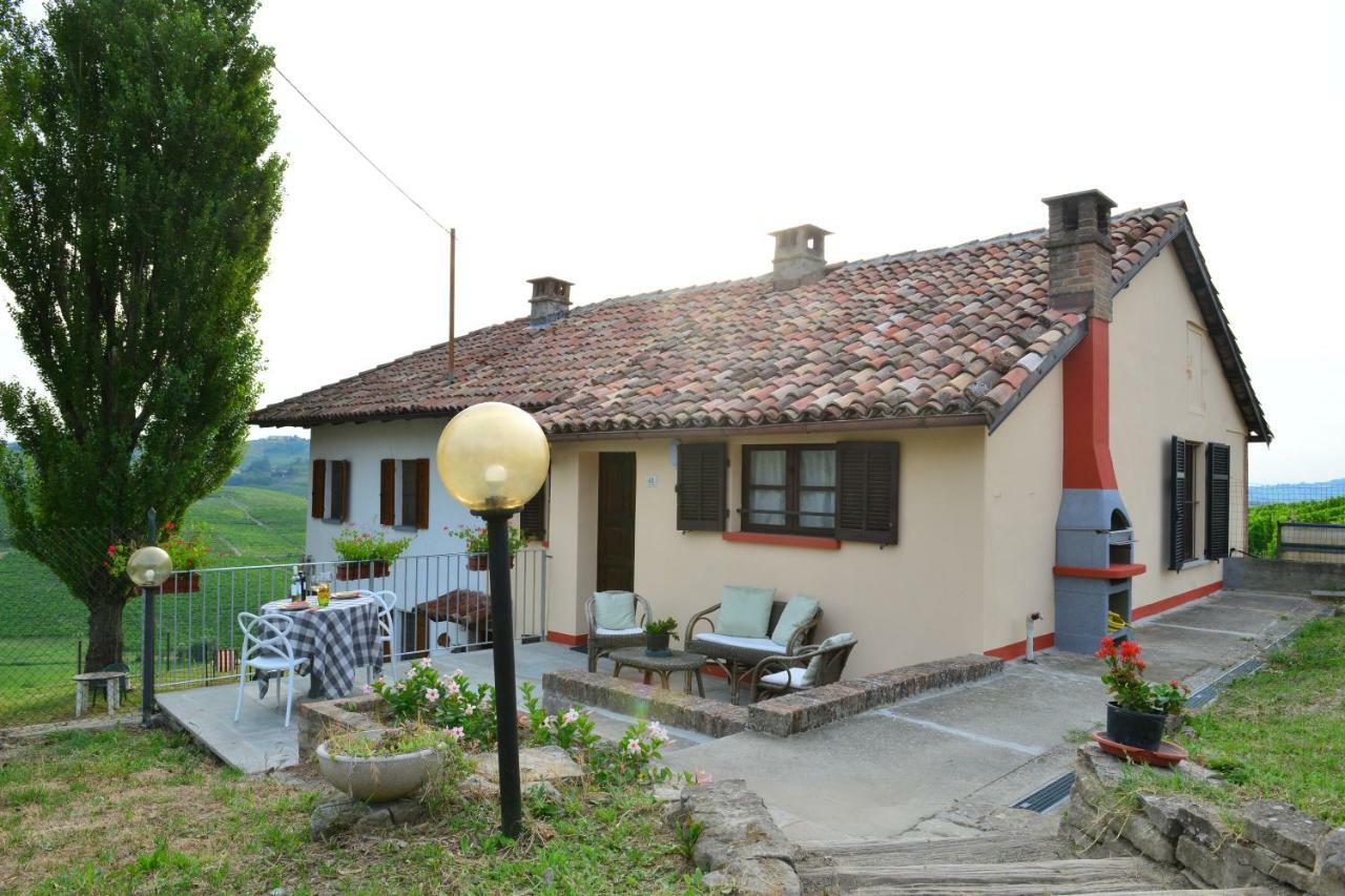 I Grappoli Villa Canelli Exteriör bild